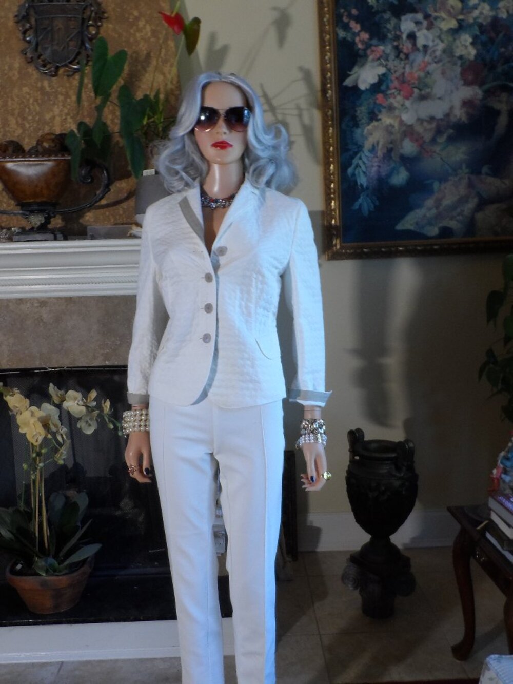 Akris Punto White Textured Blazer & Slim Pant Suit Size 8